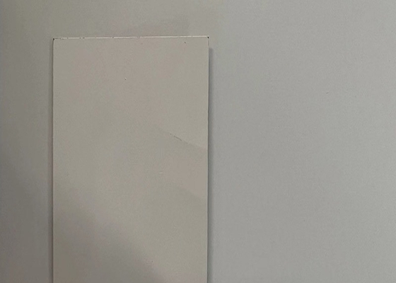 Bobina de aço galvanizada 0.45MM de PPGI com BRANCO traseiro do UNICÓRNIO da pintura do mícron 5-12